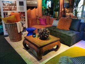 TUNE Stoffsofa links geschlossen 2